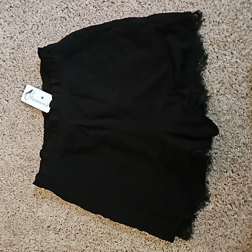 NWT Senorita Lace Shorts